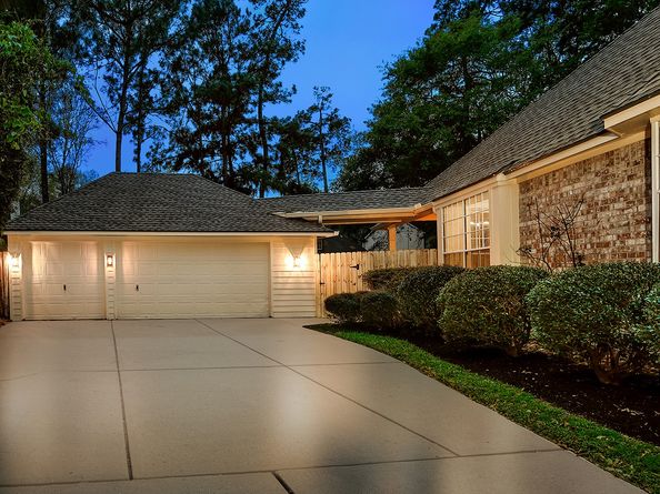 99 N Summer Cloud Drive, The Woodlands TX 77381