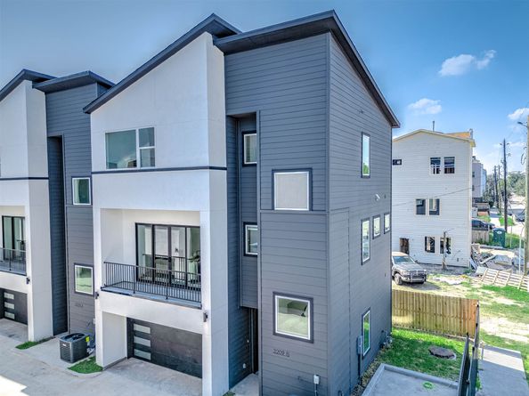 3207 St Emanuel Street A, Houston TX 77004
