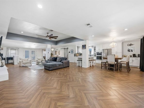 6131 Dumfries Drive, Houston TX 77096