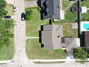 415 Sevenhampton Lane, Houston TX 77015