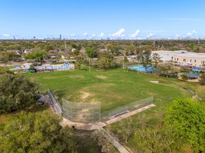 5719 Cerritos Drive, Houston TX 77035