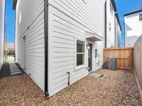 1207 Cavalcade Street A, Houston TX 77009