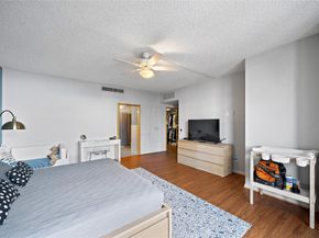 15 Greenway Plaza 25J, Houston TX 77046