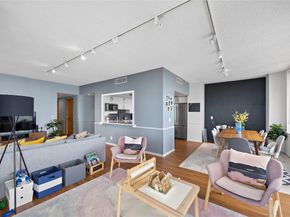 15 Greenway Plaza 25J, Houston TX 77046