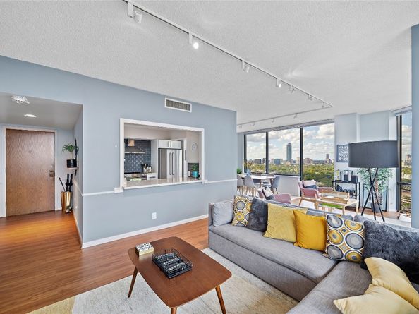 15 Greenway Plaza 25J, Houston TX 77046