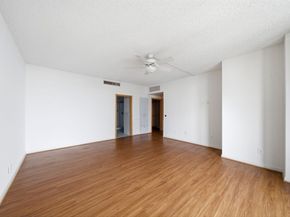 15 Greenway Plaza 25J, Houston TX 77046