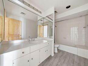 15 Greenway Plaza 25J, Houston TX 77046