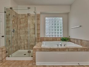 7 Vincent Court, The Woodlands TX 77382