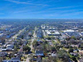 7012 Saint Augustine Street, Houston TX 77021