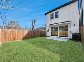 7012 Saint Augustine Street, Houston TX 77021