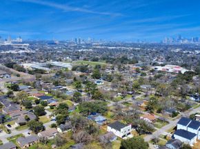 7012 Saint Augustine Street, Houston TX 77021
