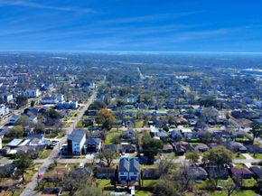 7012 Saint Augustine Street, Houston TX 77021