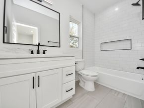 7012 Saint Augustine Street, Houston TX 77021