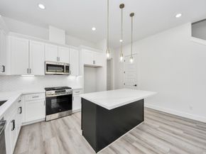 7012 Saint Augustine Street, Houston TX 77021