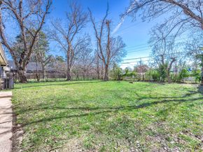 6110 Guadalupe Street, Houston TX 77016