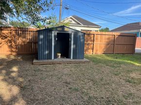 1 Canal Court, Houston TX 77011