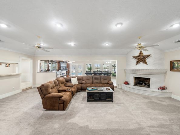 1743 S Houston Avenue, Humble TX 77396