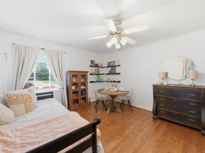 4054 Dumbarton Street, Houston TX 77025