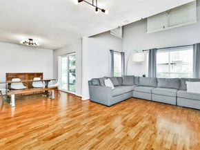 9234 Westwood Village Drive 17, Houston TX 77036