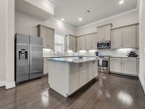 5849 E Post Oak Lane, Houston TX 77055