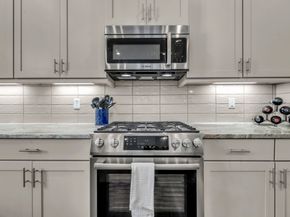 5849 E Post Oak Lane, Houston TX 77055