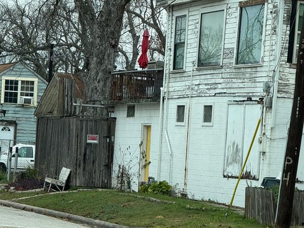 5501 Elysian Street, Houston TX 77009