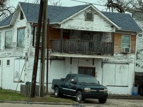 5501 Elysian Street, Houston TX 77009