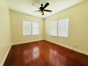 446 Zoe Street, Houston TX 77020