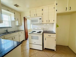 446 Zoe Street, Houston TX 77020