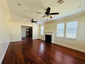 446 Zoe Street, Houston TX 77020