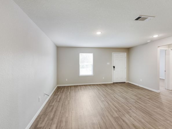 423 Armstrong Street, Houston TX 77029
