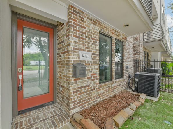 1403 Nagle Street, Houston TX 77003