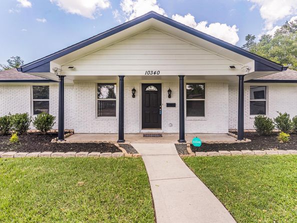 10340 Shadow Oaks Dr, Houston TX 77043