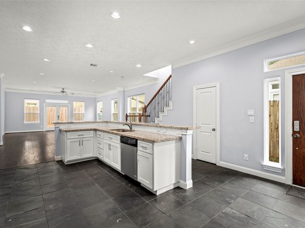 1611 Summer Street B, Houston TX 77007