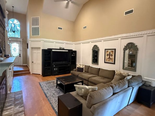 2910 Woodland Ridge Drive, Houston TX 77345
