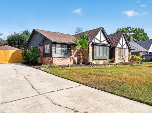 1123 Woodhorn Drive, Houston TX 77062