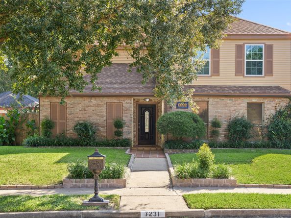 7231 Granvia Dr, Houston TX 77083