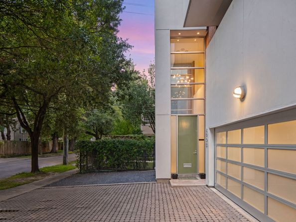 4908 S Shepherd, Houston TX 77098