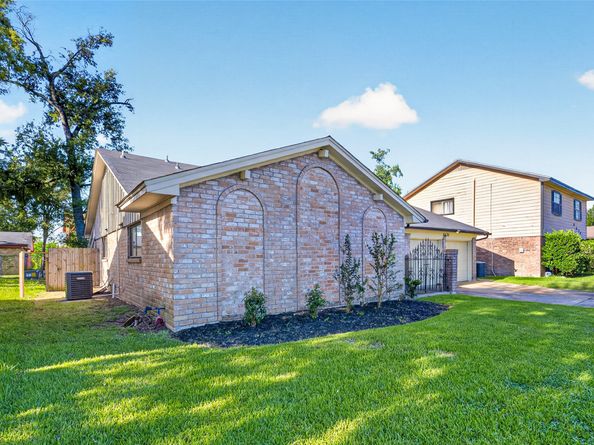 8430 Gallahad Street, Houston TX 77078