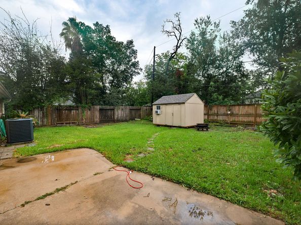 11707 Fawnview Drive, Houston TX 77070