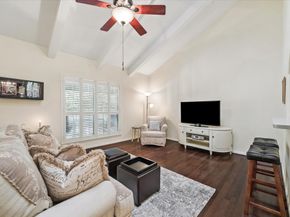 1100 Augusta Drive 24, Houston TX 77057