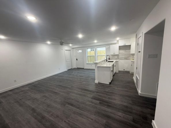 6742 MADRID Street, Houston TX 77021