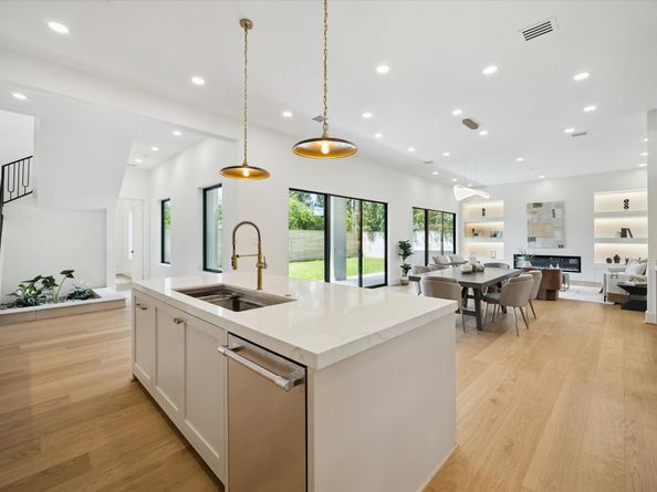 6534 Corbin Street, Houston TX 77055
