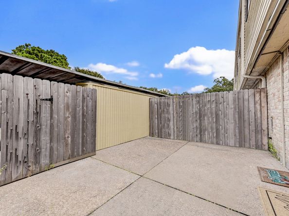 13194 Trail Hollow Drive, Houston TX 77079