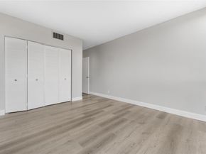 5001 Woodway Drive 705, Houston TX 77056
