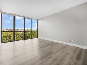 5001 Woodway Drive 705, Houston TX 77056