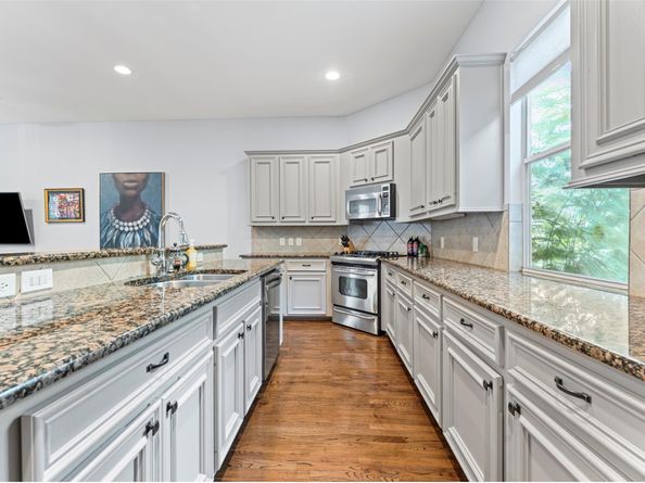 1010 Studer Street, Houston TX 77007