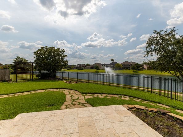 17522 Redleaf Hollow Lane, Houston TX 77095