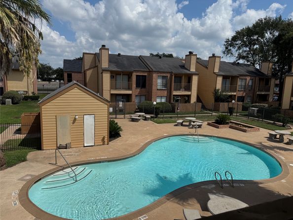 16111 Aspenglenn Drive 502, Houston TX 77084