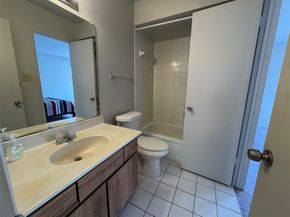 16111 Aspenglenn Drive 502, Houston TX 77084